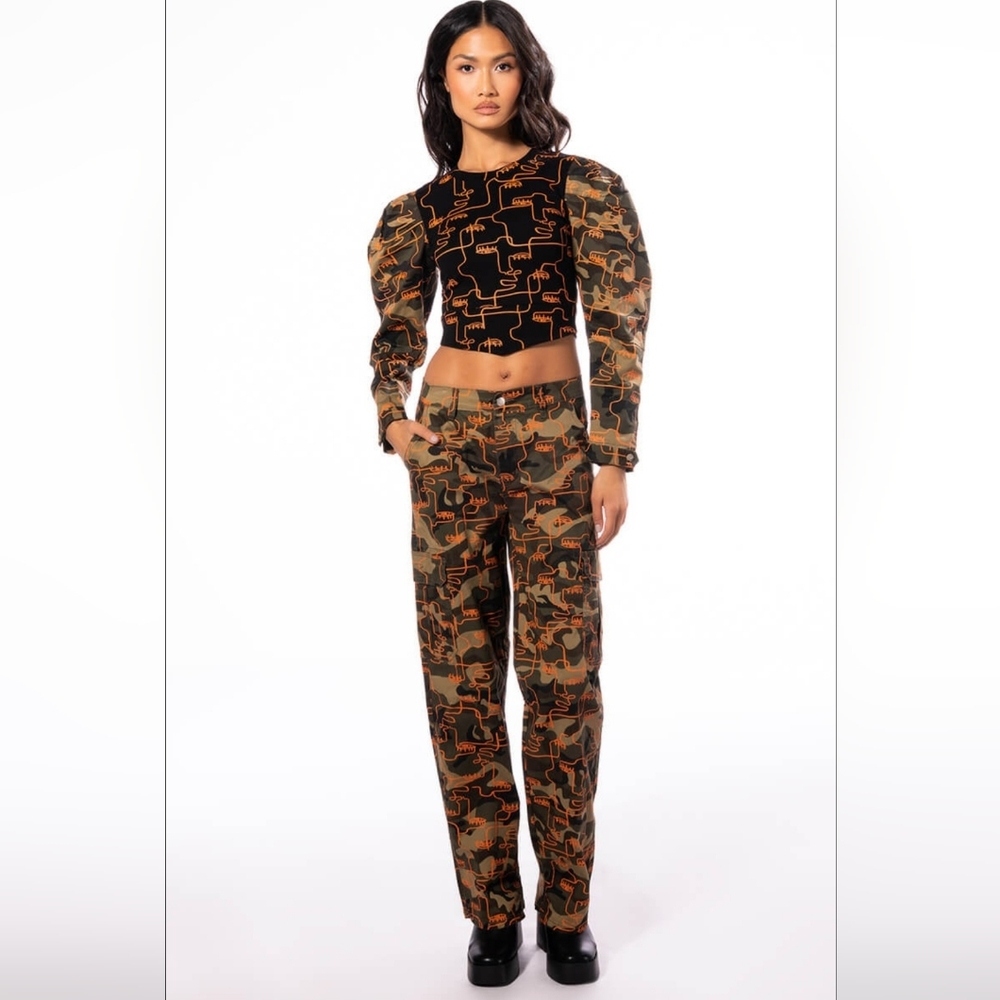 AKIRA WOMEN'S PRINTED CAMO SWEATSHIRT SIZE XL NWT